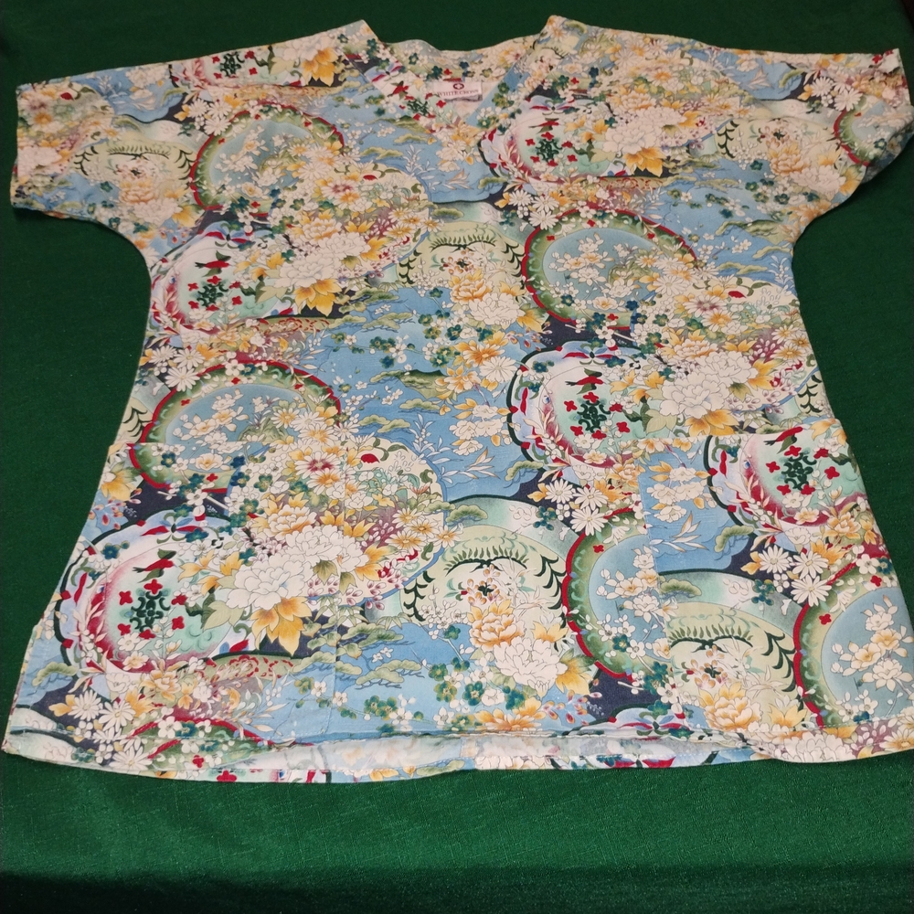 White Cross Floral Short Sleeve Top - Multicolor